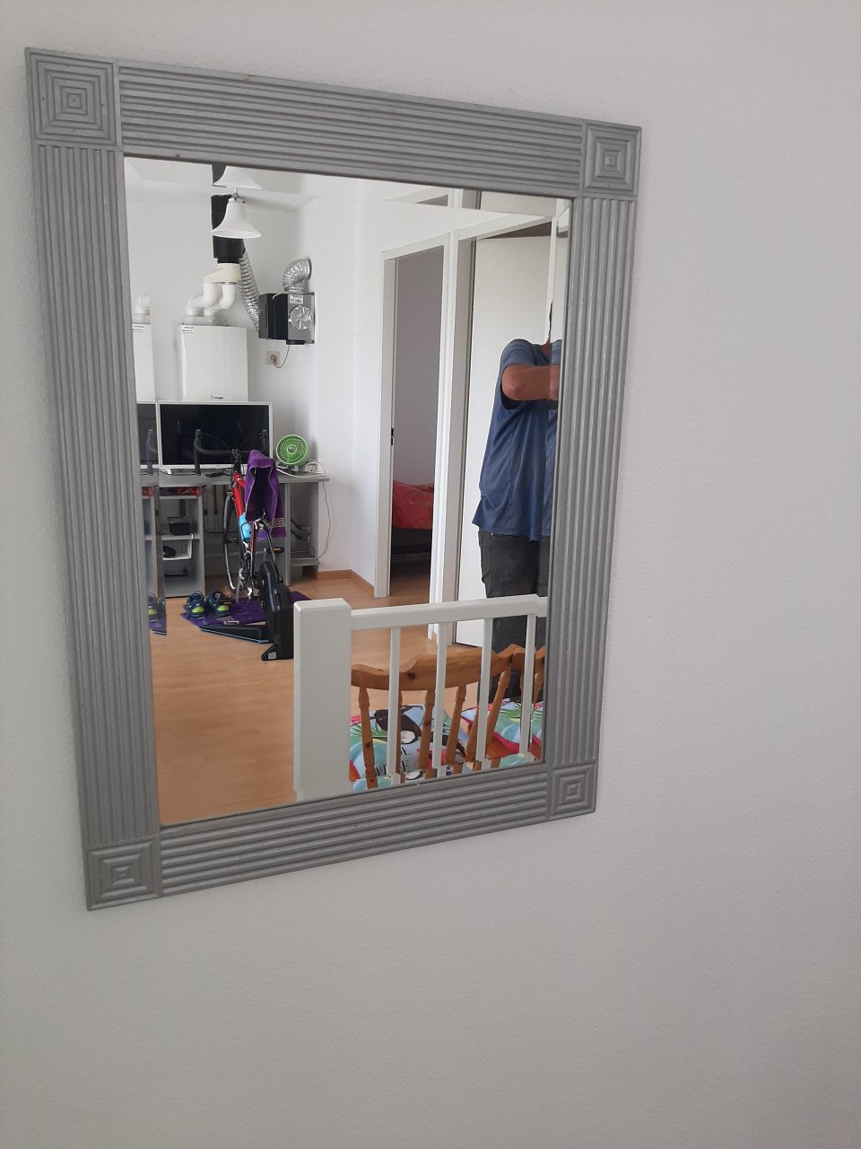 Spiegel met lijst 85,5 bij 65 cm