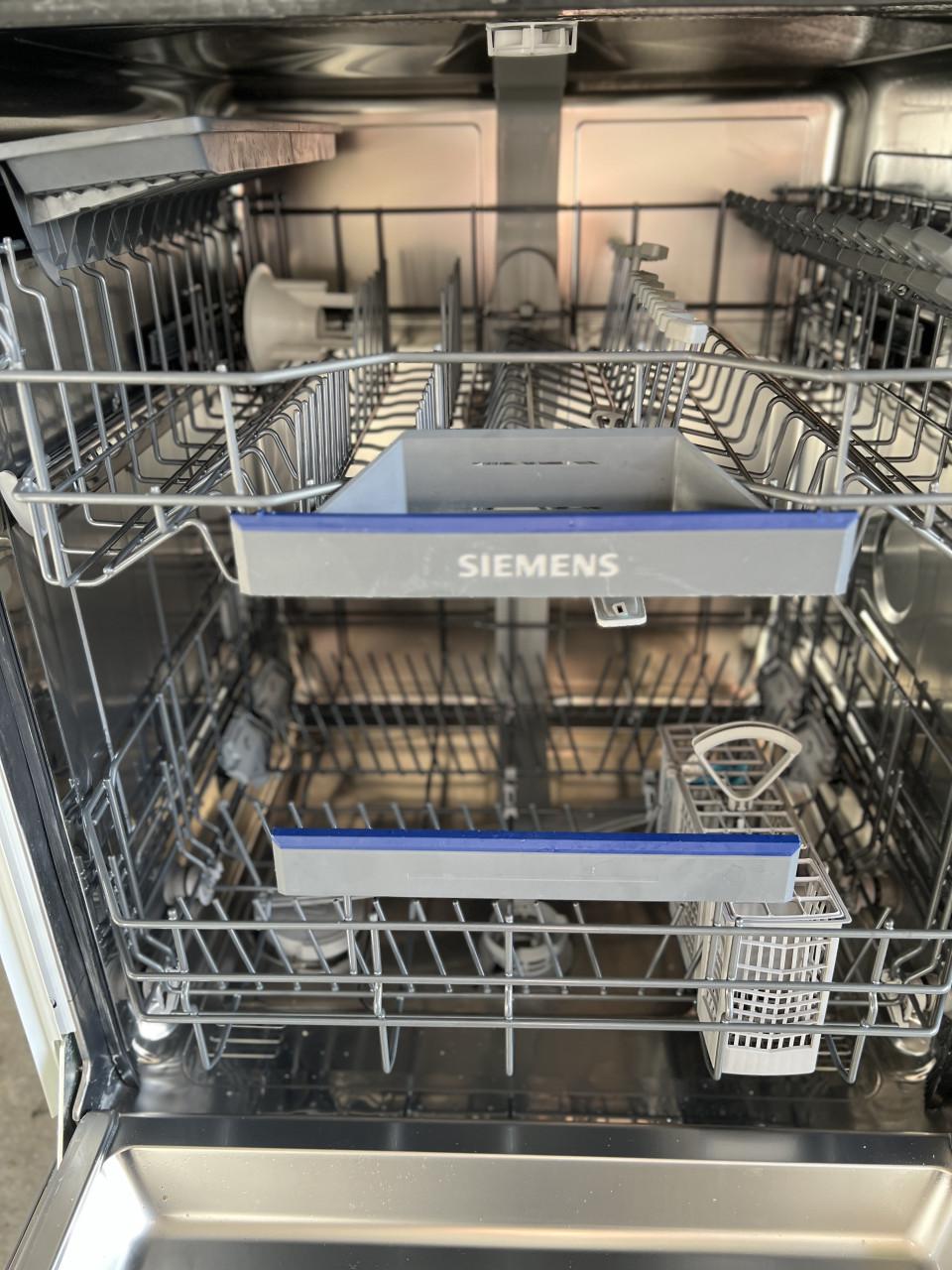 SIEMENS iQ300 A+++ klasse Volledig geïntegreerde vaatwasser SN63HX60AN