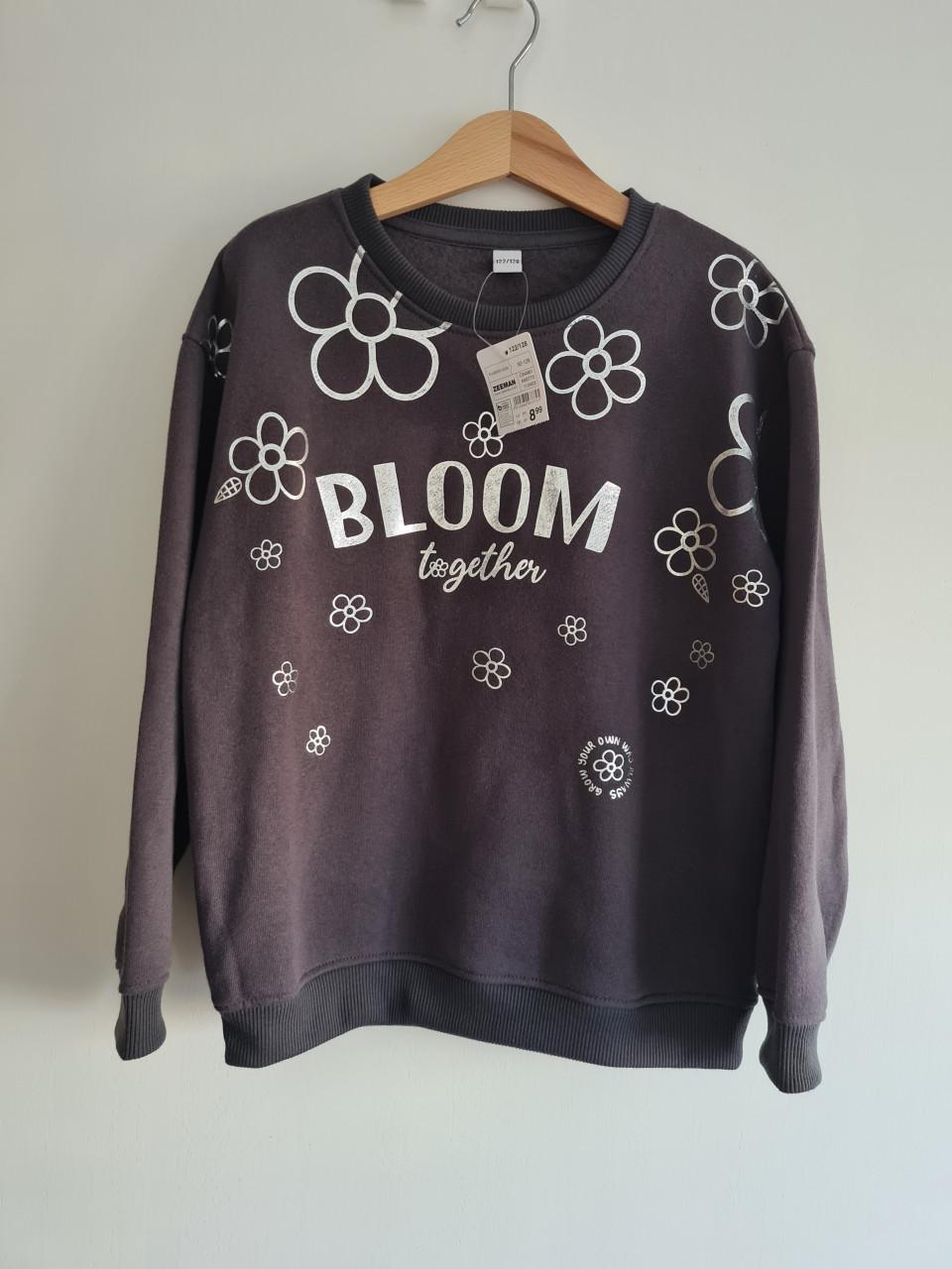 Nieuw ! Antraciet grijze , zilveren sweater van Zeeman  Mt 122-128