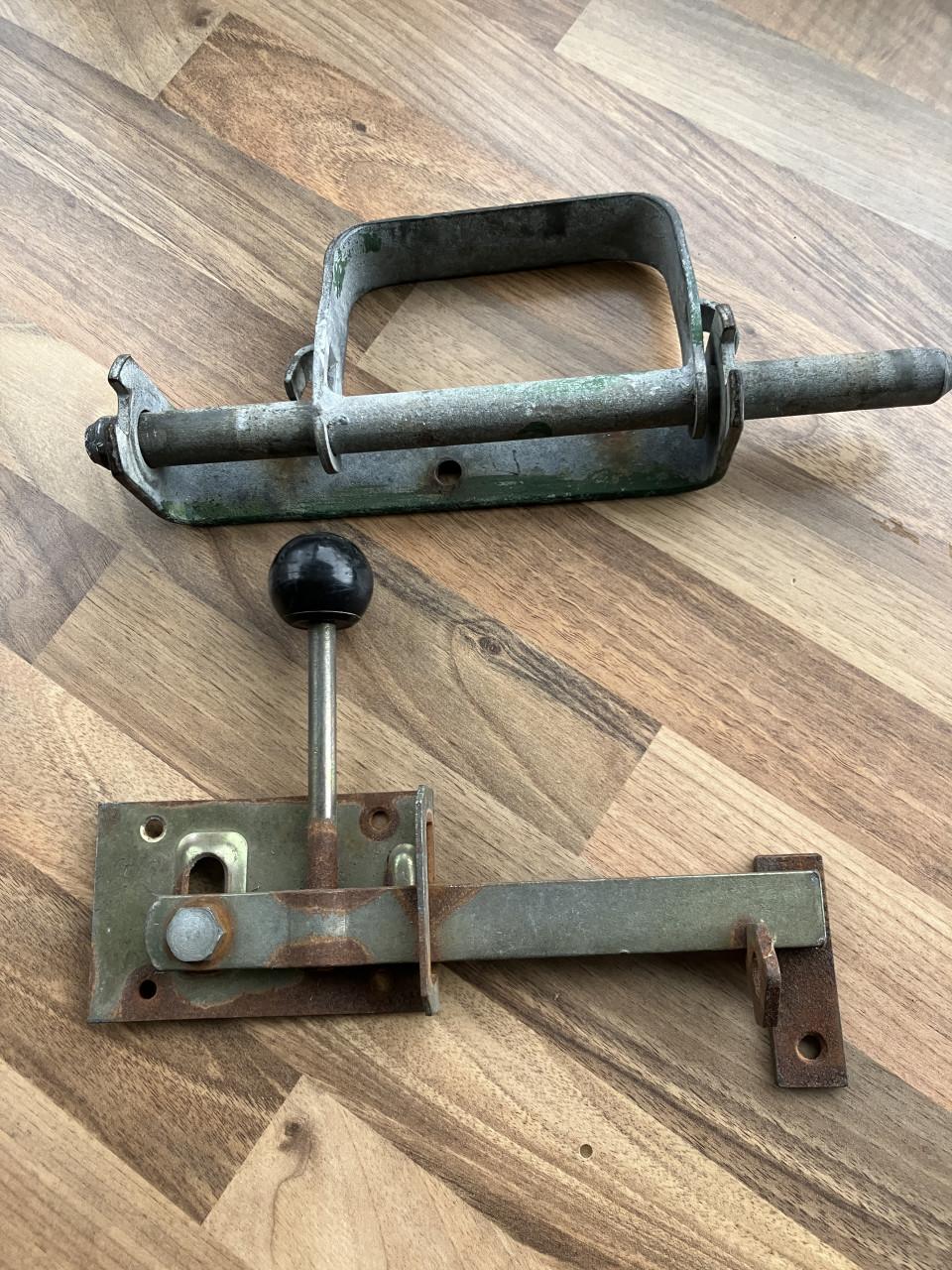 Poort- cq. thuinhekgrendel