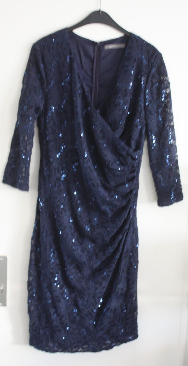Donkerblauwe kanten en palitten jurk maat 42
