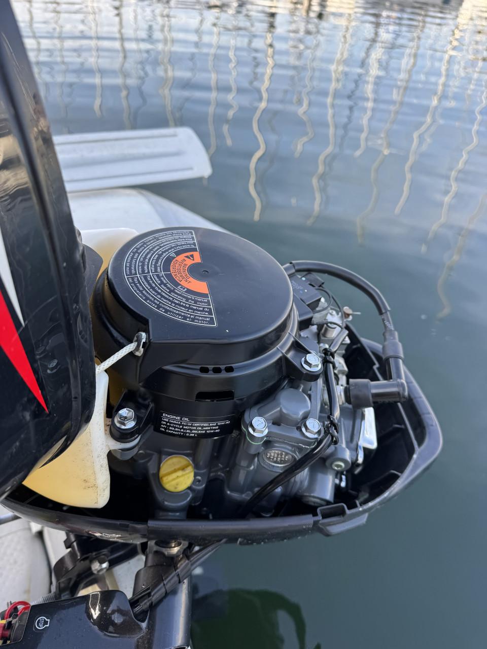 Prima rubberbootje met Suzuki 2.5pk 4takt