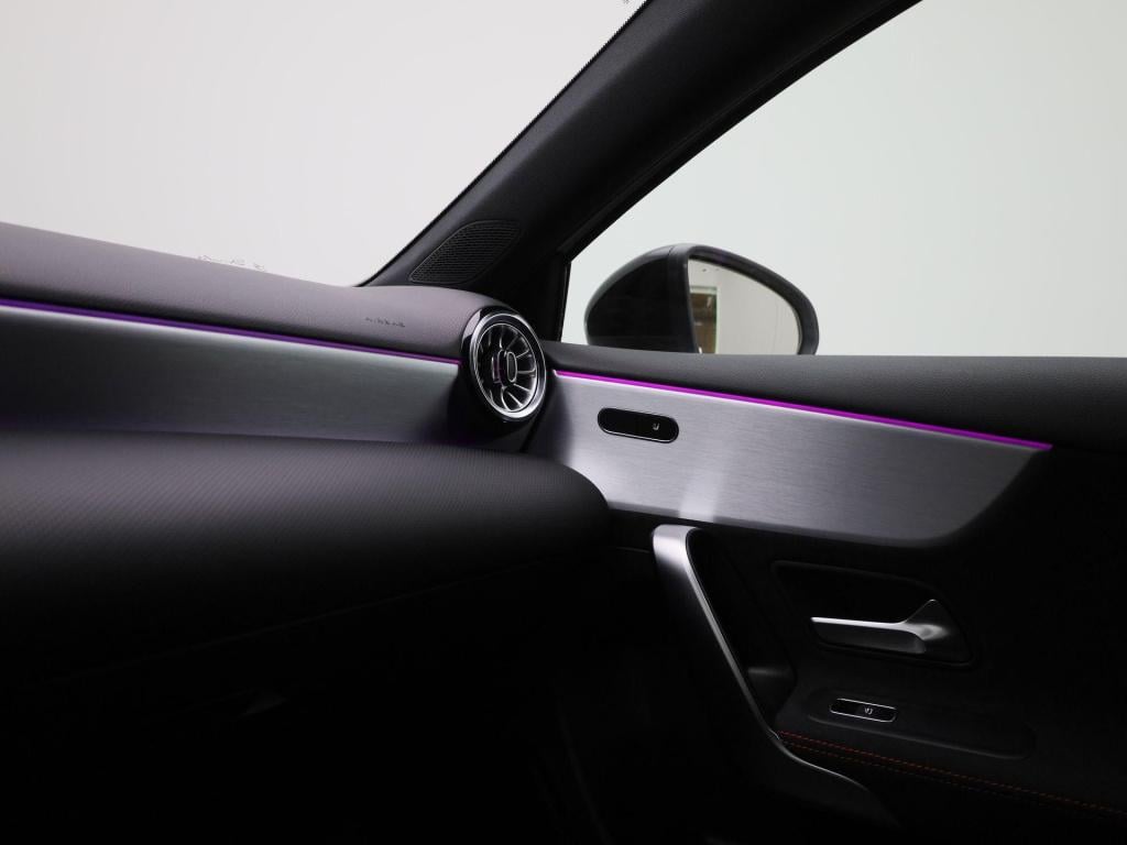Mercedes-Benz A-Klasse 180 business solution amg | automaat | navigatie | s
