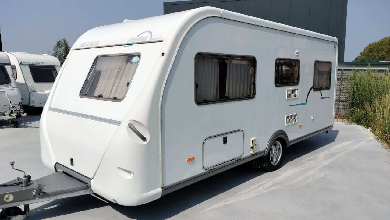 Eriba 545 met voortent en mover