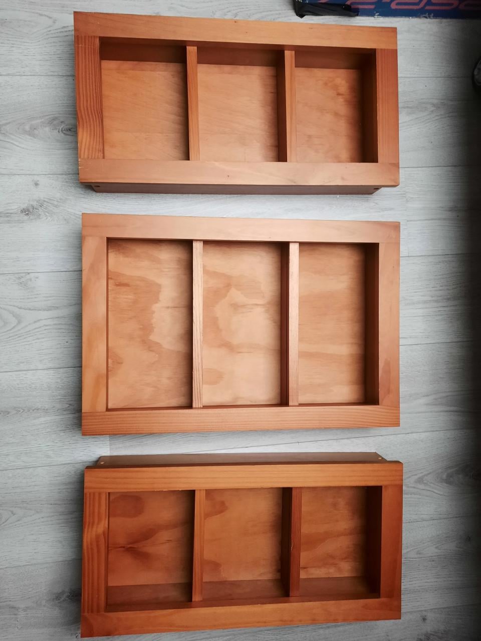 3 kastjes ( hang)