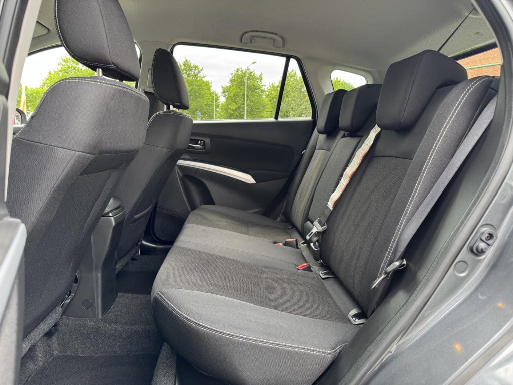 Suzuki Sx4 S-cross 1.4 boosterjet exclusive | trekhaak afneembaar | navigat