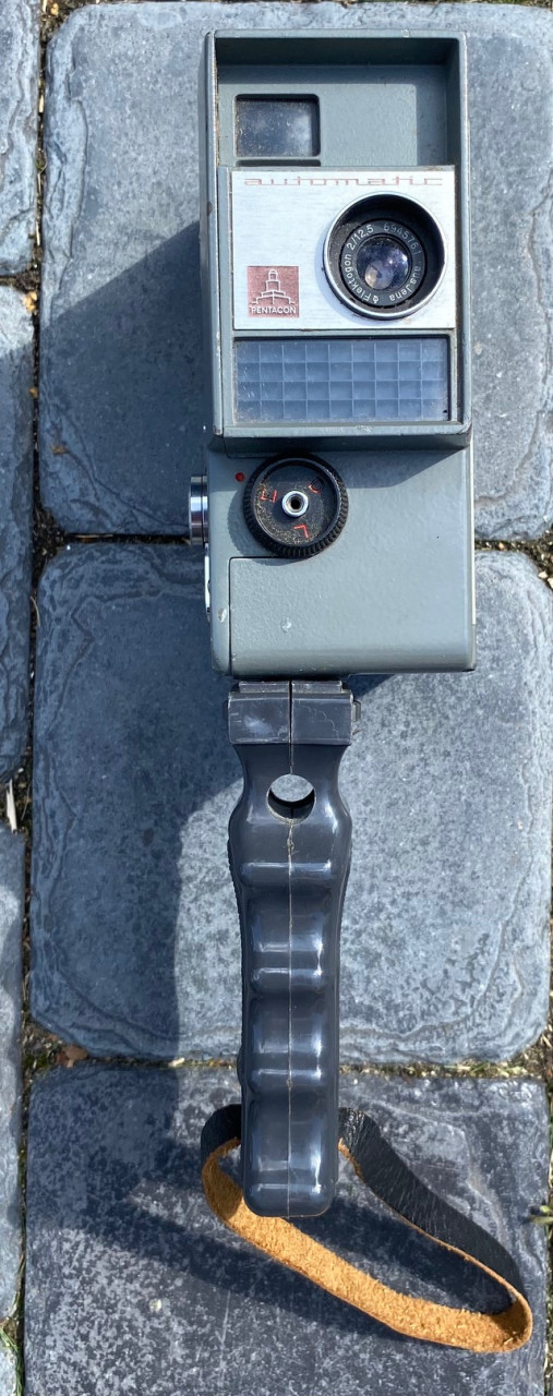 Pentaka 8 - 1 filmcamera 🎥
