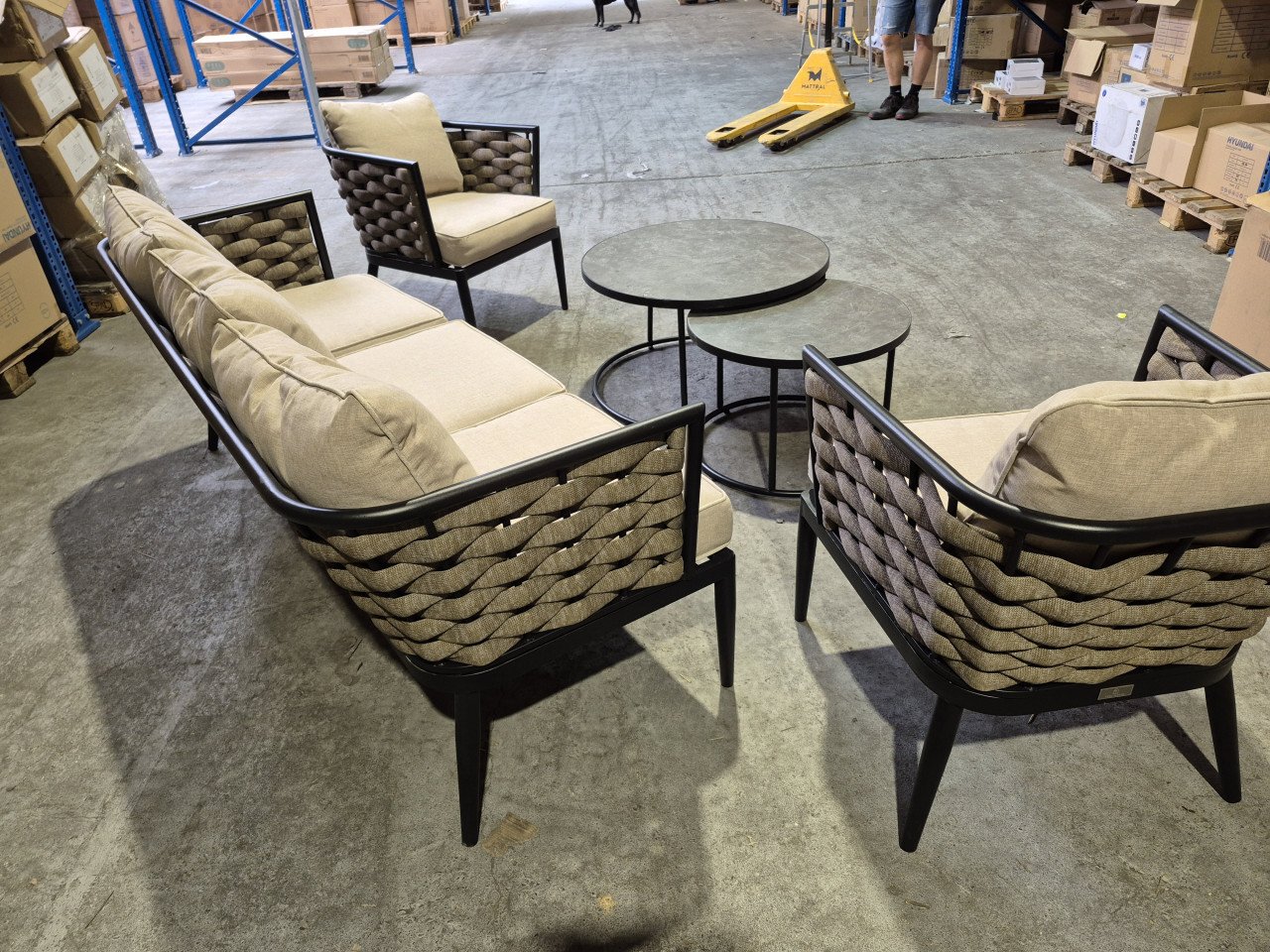 Loungeset bank met 2 fauteuils  en bijzettafel