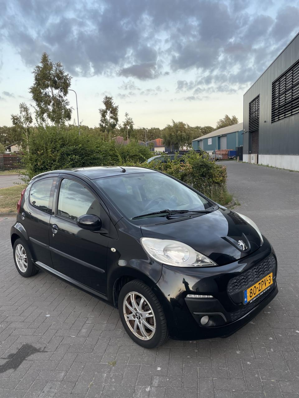 Peugeot 107 1.0 12V 5DR 2013 Zwart | NAP | NIEUWE APK!