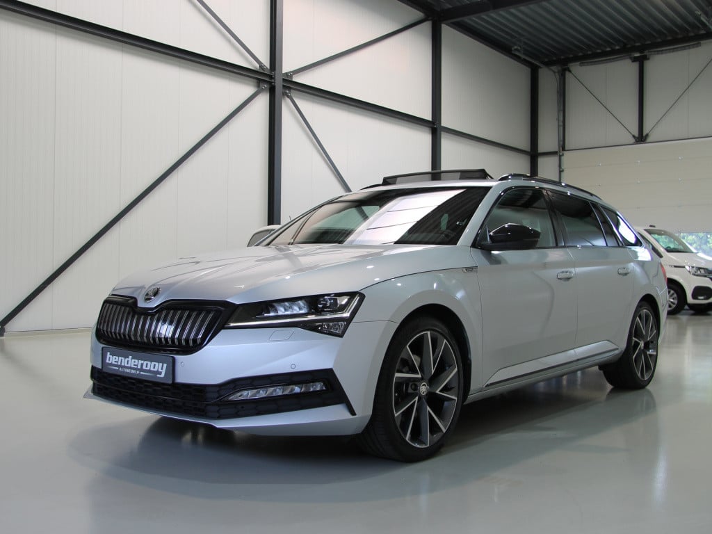 Skoda Superb combi 1.4 tsi iv 218pk sportline | pano dak | trekhaak