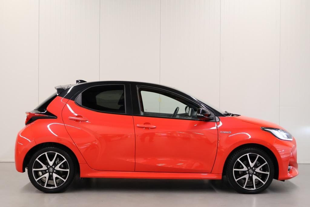 Toyota Yaris 1.5 hybrid launch edition nl auto