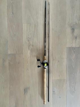 Mooie reel set voor het vissen op roofvis.