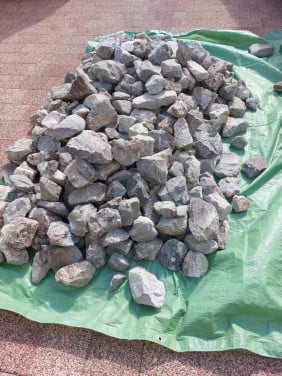 Stapel keien Ardenner grijs GRATIS