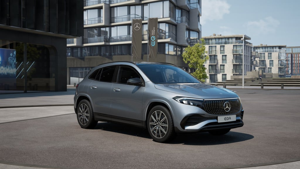 Mercedes-Benz Eqa 250+ business solution amg 71 kwh | trekhaak | nightpakke