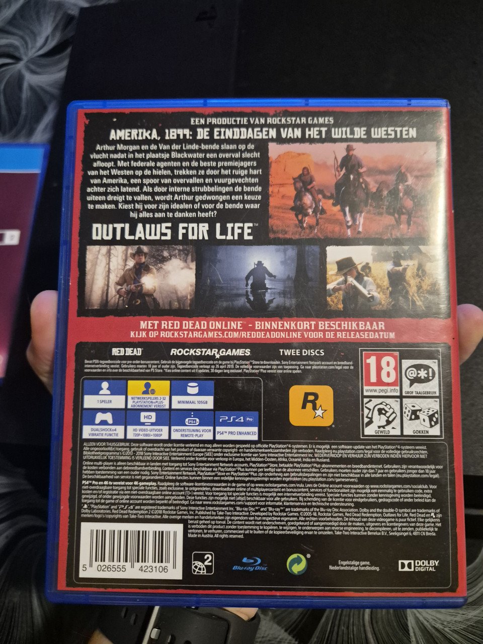Ps4 500gb met 2 controllers en 2 spellen