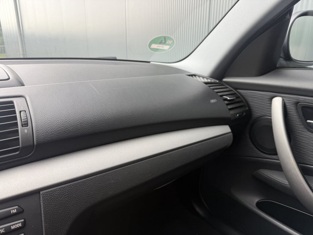 BMW 1 Serie 116i 2.0 122pk executive 3-drs