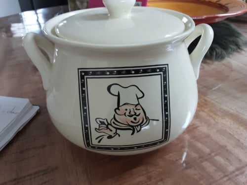 Hele leuke  soeppot steen met stenen lepel