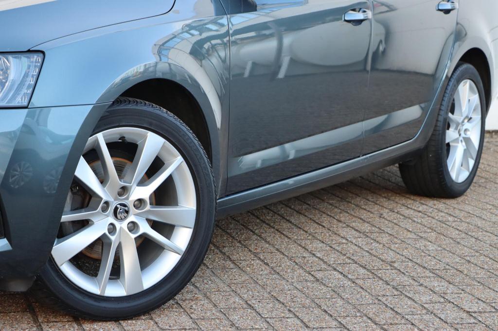 Skoda Octavia combi 1.0 tsi greentech business edition