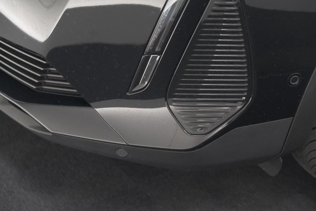 Peugeot 3008 puretech 130 eat8 gt black pack | trekhaak | elektrische koffe