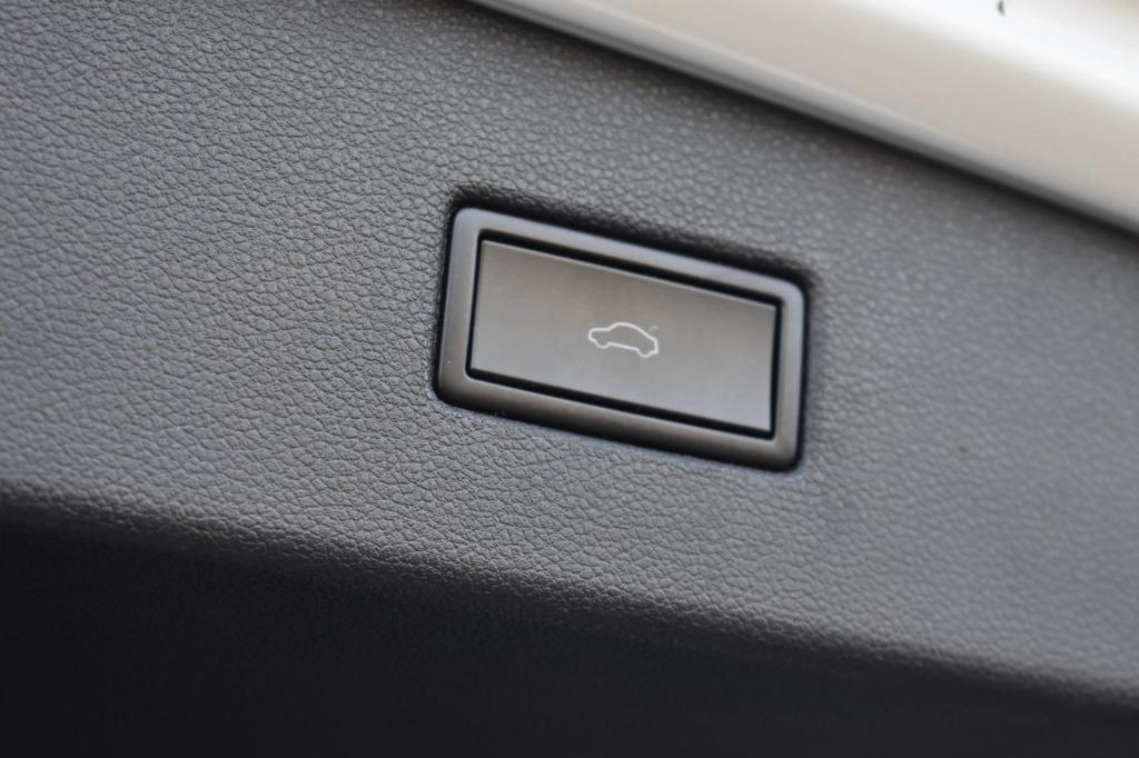 Volkswagen Tiguan 1.5 tsi act highline | r-line | black style | trekhaak | 