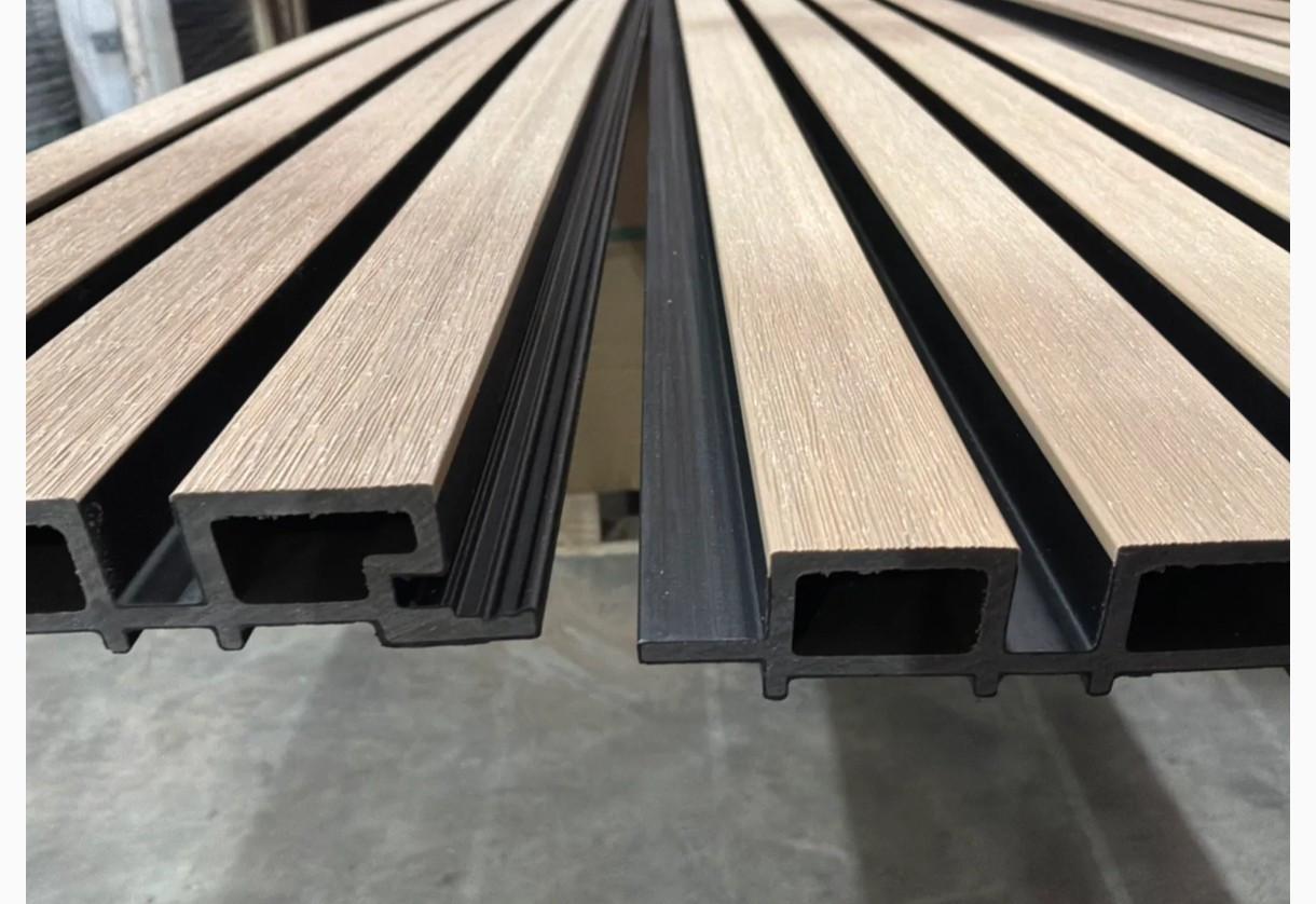 Composiet gevelbekleding oak black 290 cm, 30 panelen