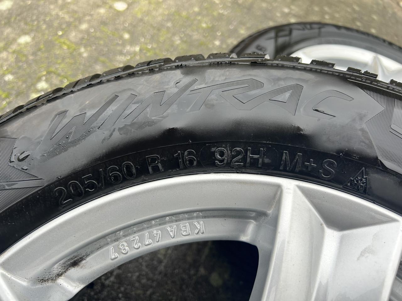 Winterbanden met velgen