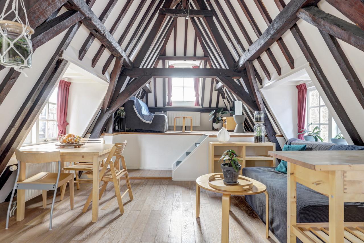 Te koop: monumentaal zolderappartement in centrum Middelburg