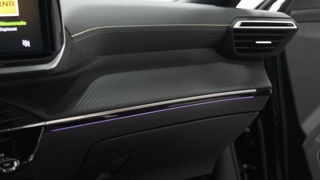 Peugeot 2008 puretech 130 eat8 gt | trekhaak | 360 camera | adaptieve cruis