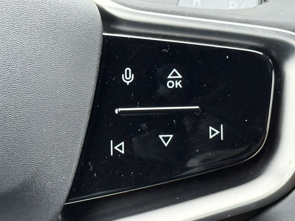 Volvo Ex30 nieuwprijs € 47.071 | extended range plus 20" inch climate"