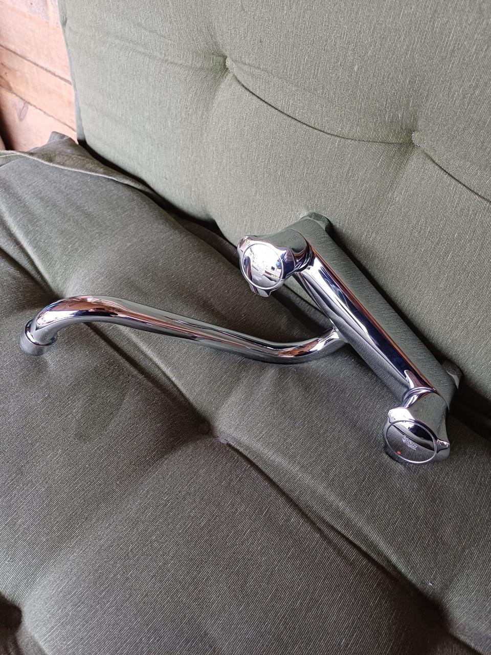 Gootsteen wandkraan. GROHE