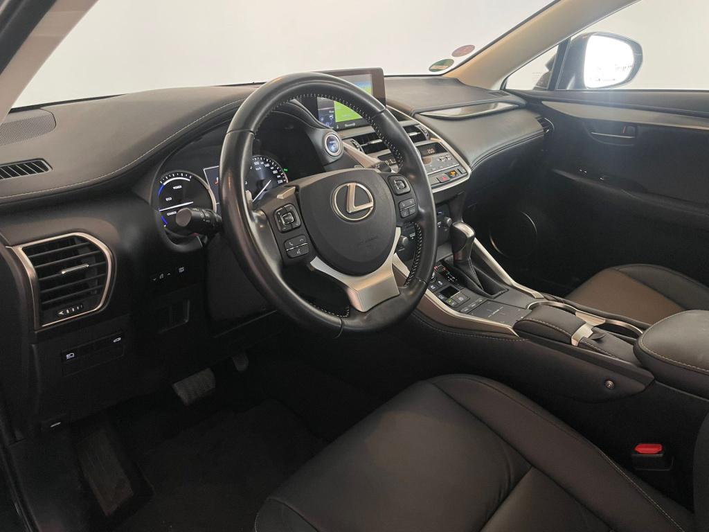 Lexus Nx 300h awd business line