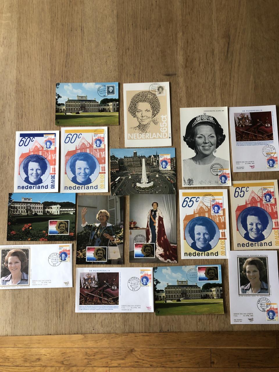 Koningshuis eerste dag herinnering uitgaven