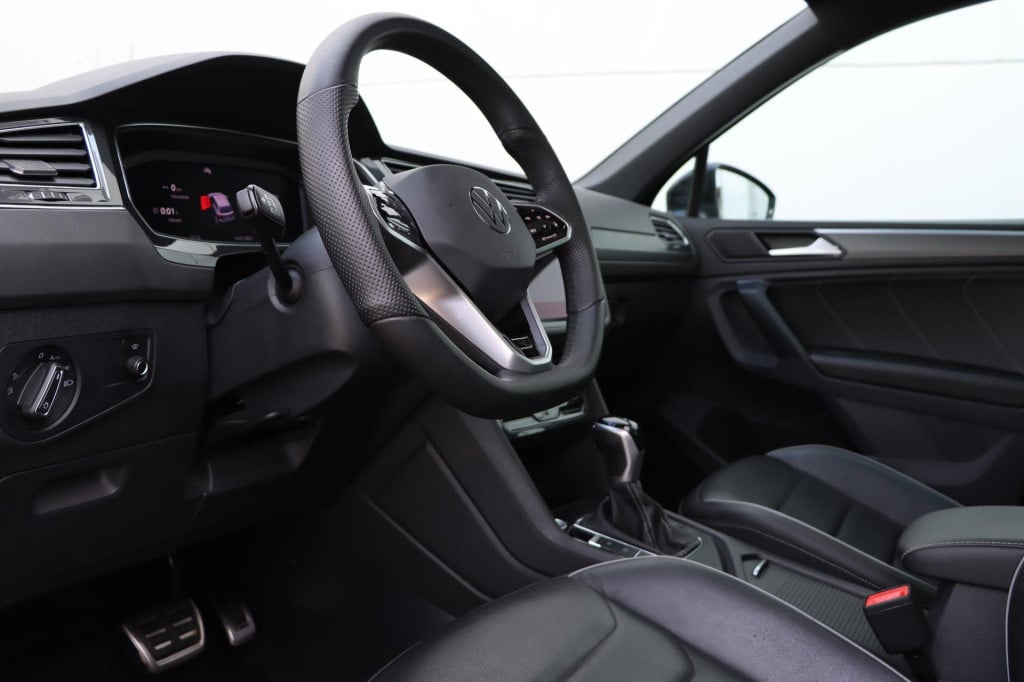 Volkswagen Tiguan 1.4 tsi ehybrid r-line business + 245pk dsg6
