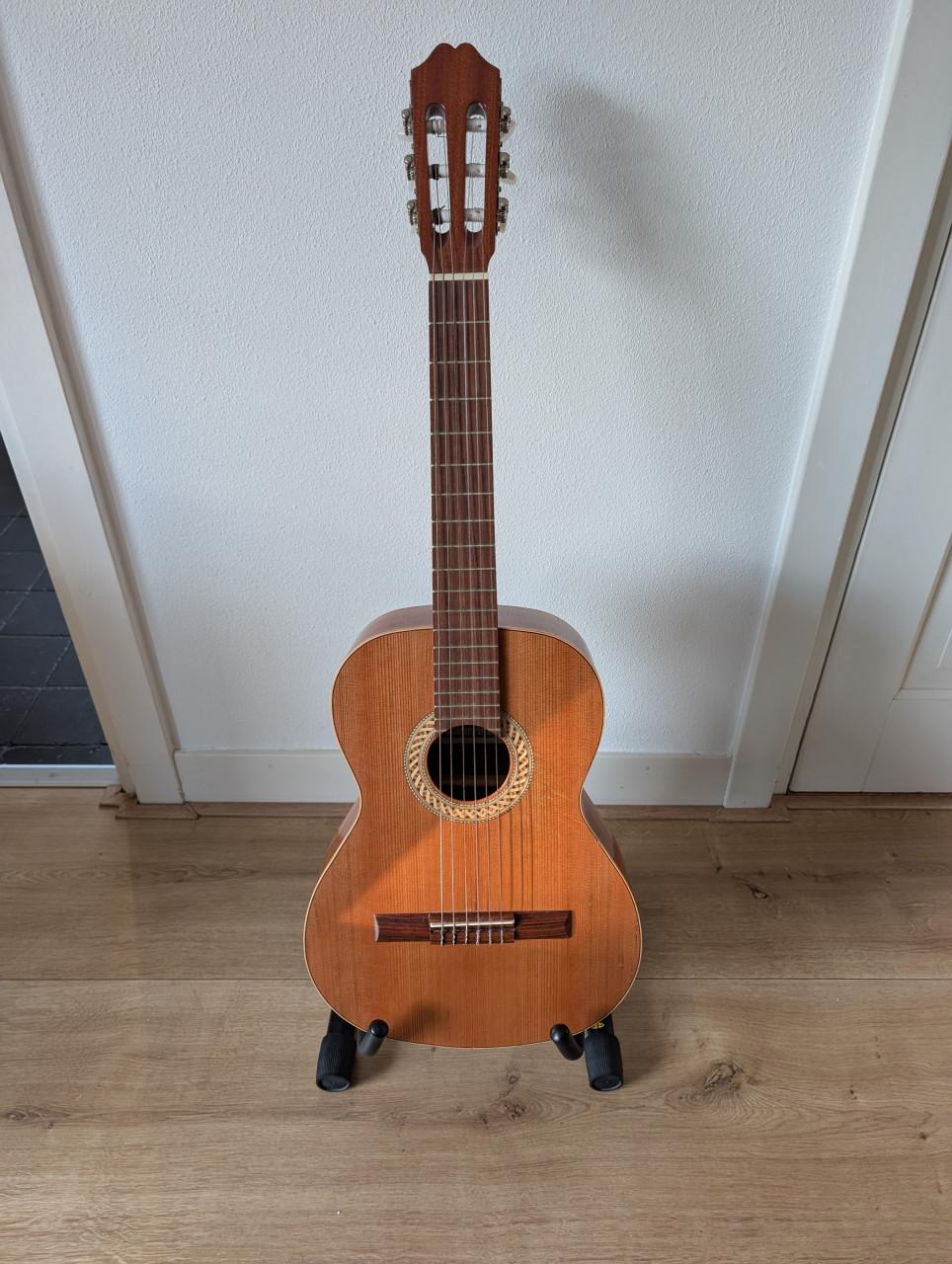 Juan Salvador 2C Cadet 3/4 Klassieke gitaar met toebehoren