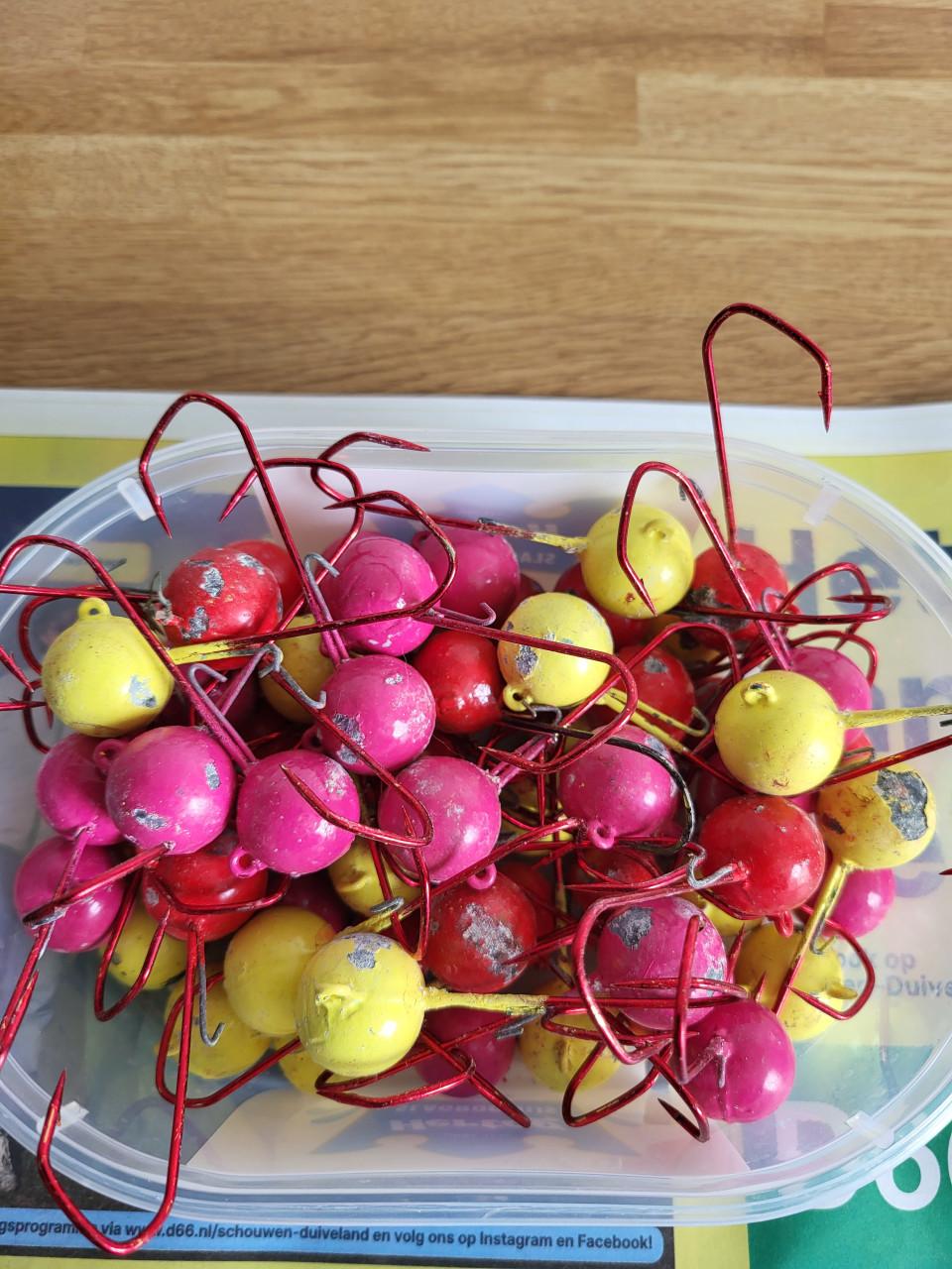 Jigkoppen en doosje dreggen