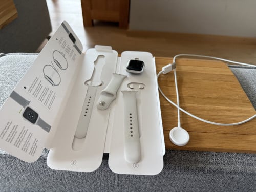 Apple Watch serie 6 zilver 40mm met wit bandje