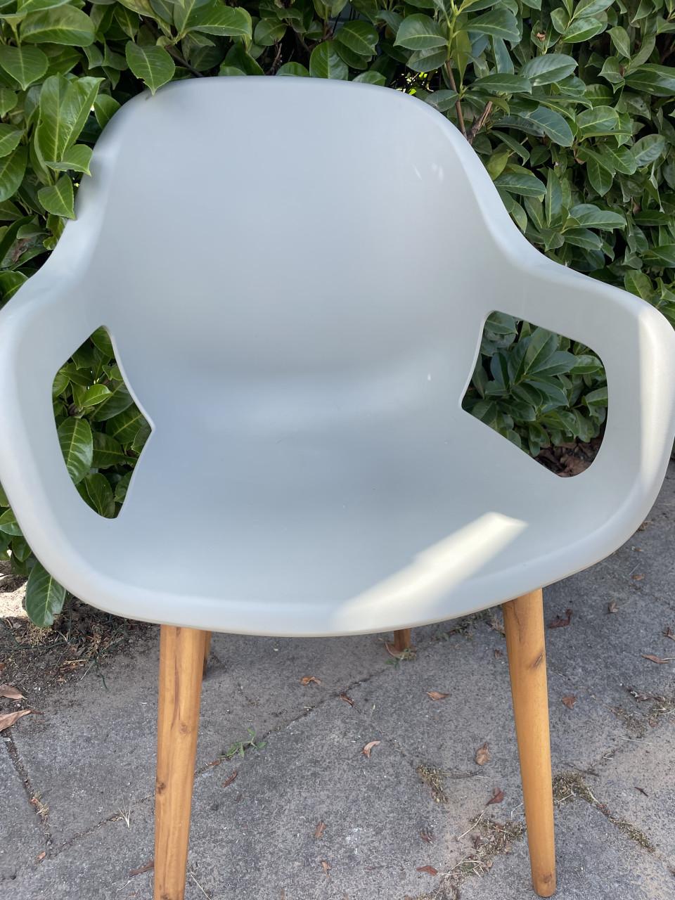 NIEUWE Degelijke Kuipstoel in Taupe!!