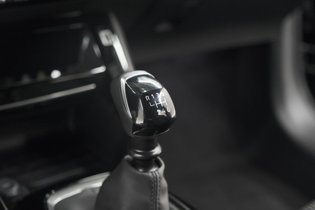 Peugeot 208 puretech 100 gt | camera | navigatie | apple carplay | parkeers