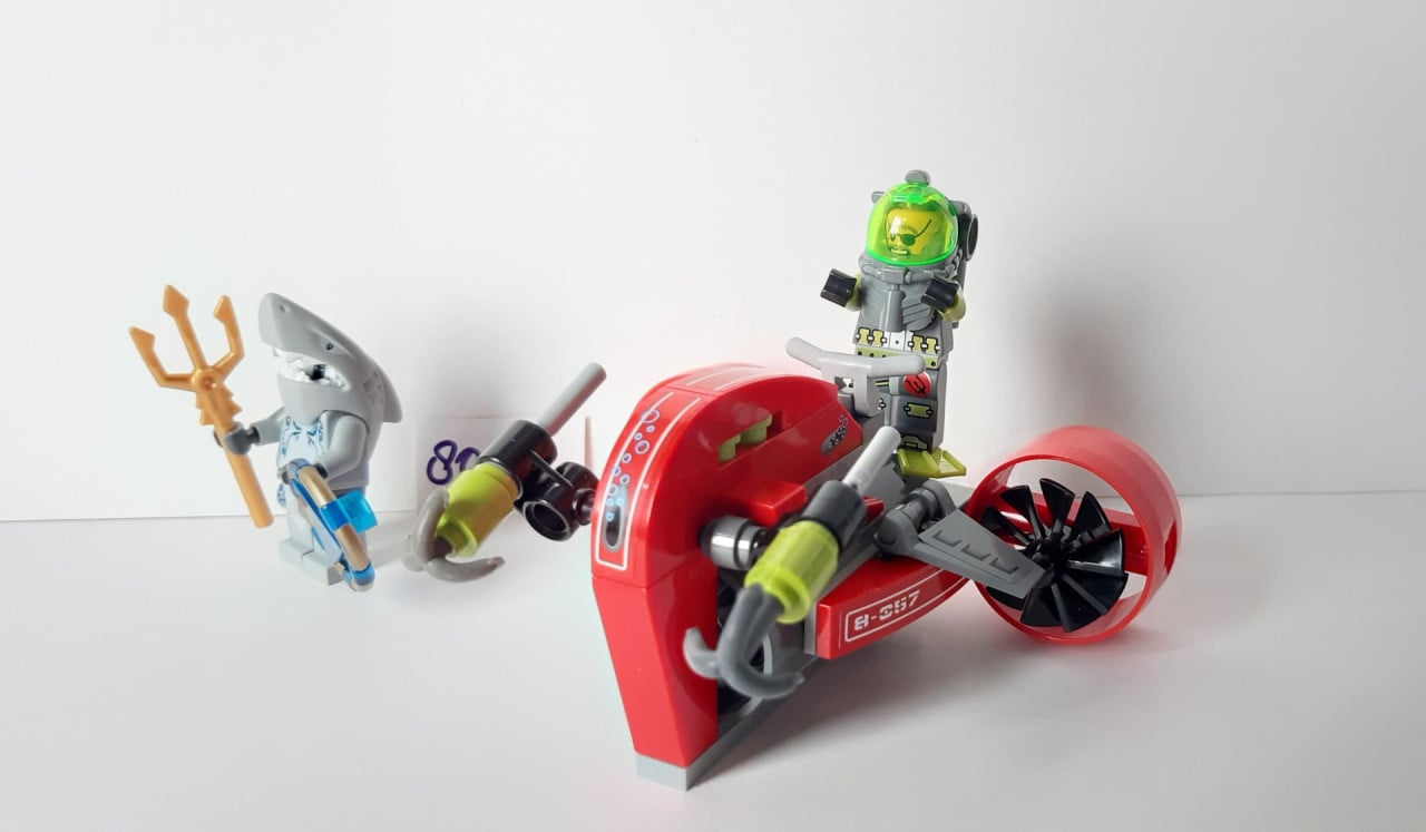 LEGO Atlantis 8057: Slag bij het scheepswrak  2 figuren.