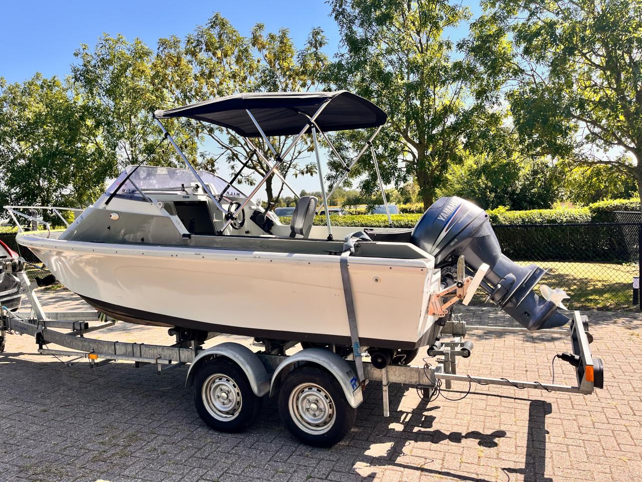 Zeer nette Jeanneau Visboot inclusief Kalf trailer!!