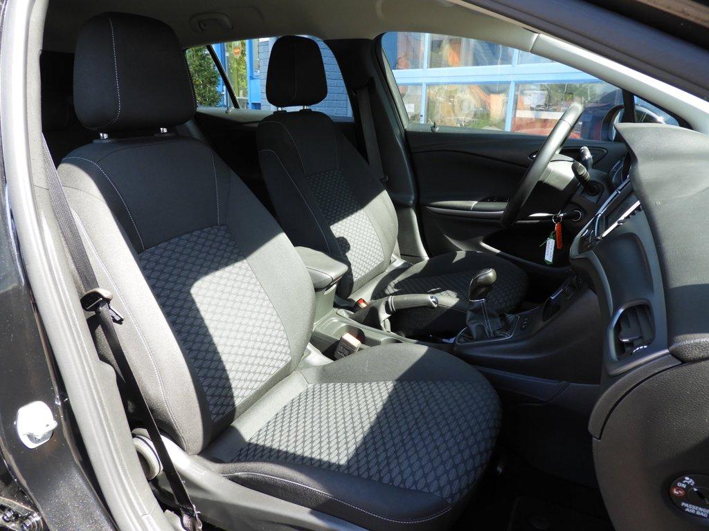 Opel Astra sports tourer 1.2 edition