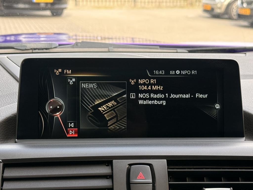 BMW 1 Serie m135i m-performance | schuifdak| navi | cruise | performance ui