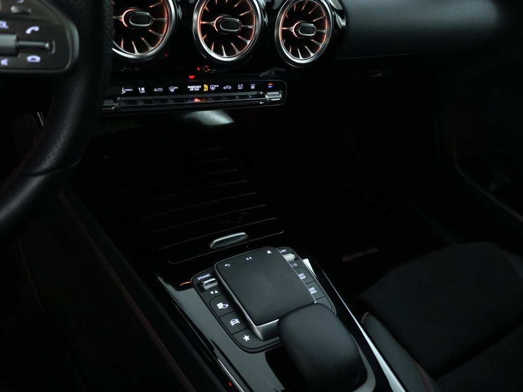 Mercedes-Benz A-Klasse 250 e sedan amg plug-in hybride amg line | night pak