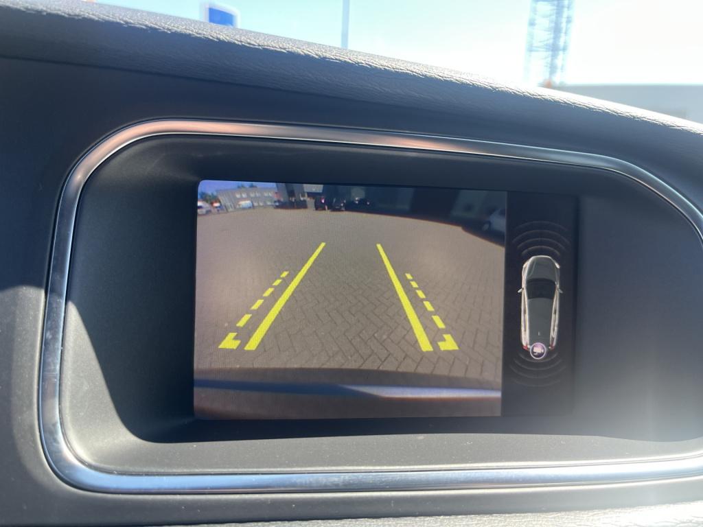 Volvo V40 1.5 t3 polar+ r-design sport pano navi trekhaak automaat