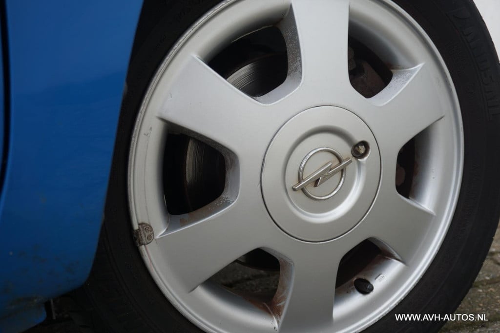 Opel Agila 1.2-16v color edition