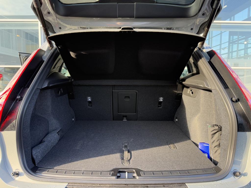 Volvo Ex40 extended range plus dark 252pk/82kwh| camera| adap.cruise