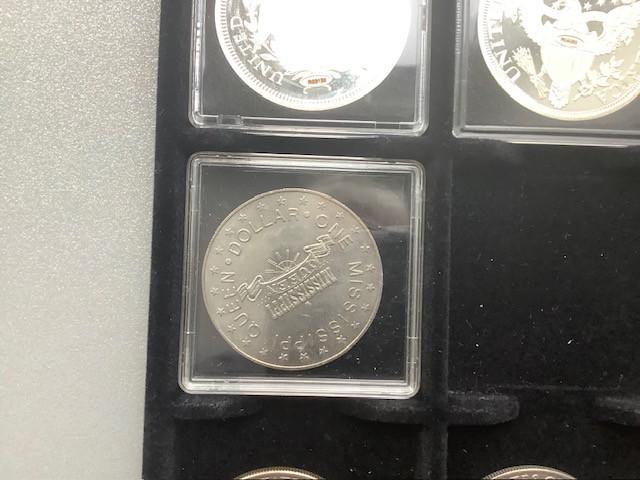 11 penningen / munten USA in luxe houten cassette.