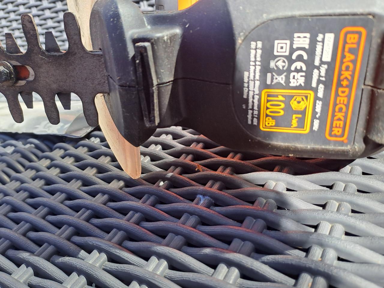 Elektrische heggenschaar. Merk Black en Decker.