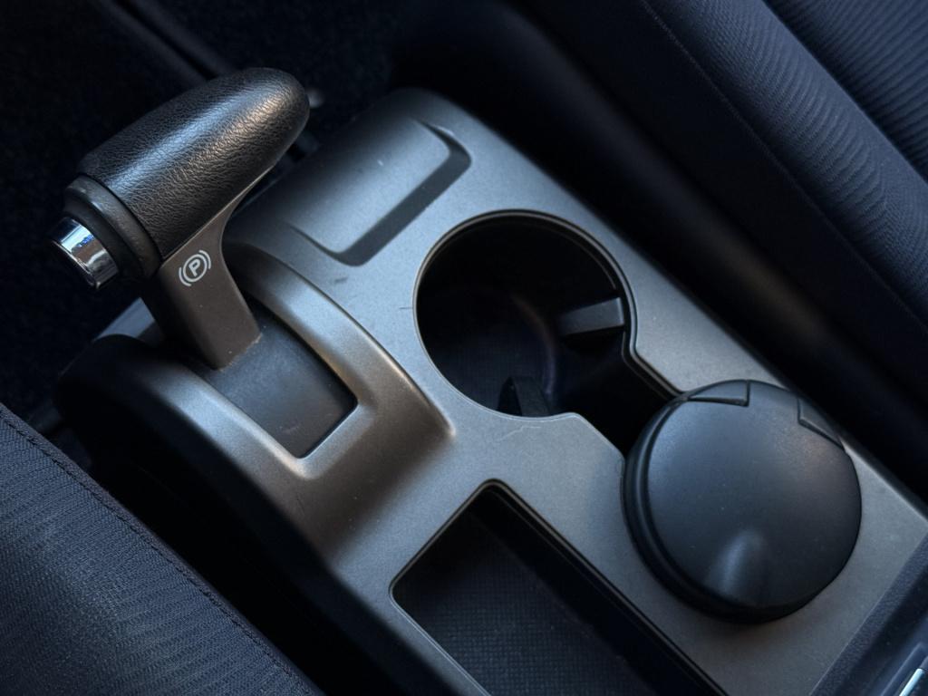 Honda CR-V 2.0i elegance | trekhaak | automaat | airco | radio / cd |