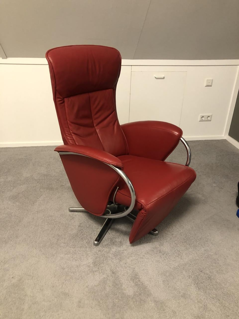 Rode leren fauteuil, TMC goede kwaliteit